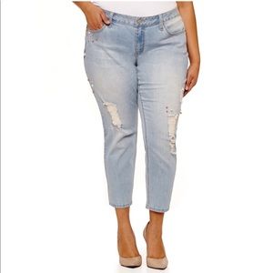 Boutique + Embellished Jean Capris